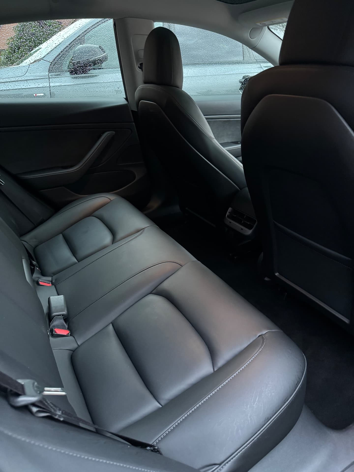 Tesla Model 3 - Image 11